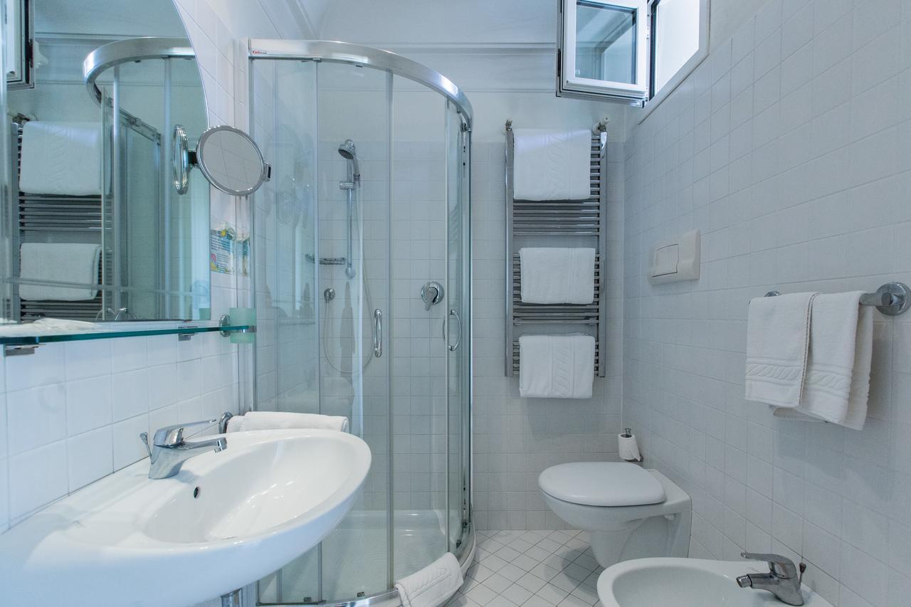 Nautilus Hotel Riccione Kültér fotó
