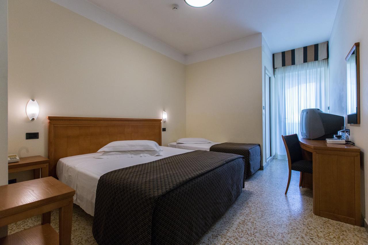 Nautilus Hotel Riccione Kültér fotó