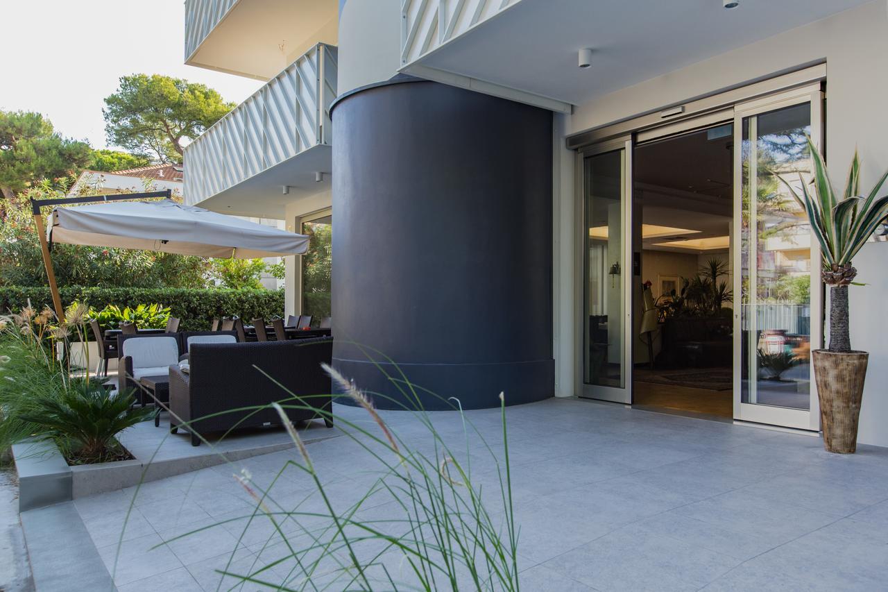 Nautilus Hotel Riccione Kültér fotó
